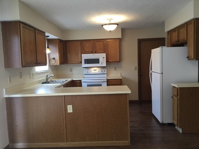 Foto del edificio - 26 Fieldcrest Drive