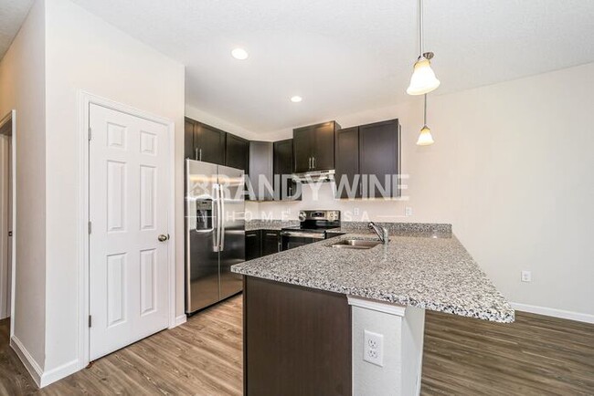 Foto del edificio - LEASING SPECIAL : 2 MONTHS FREE + Tour & A...