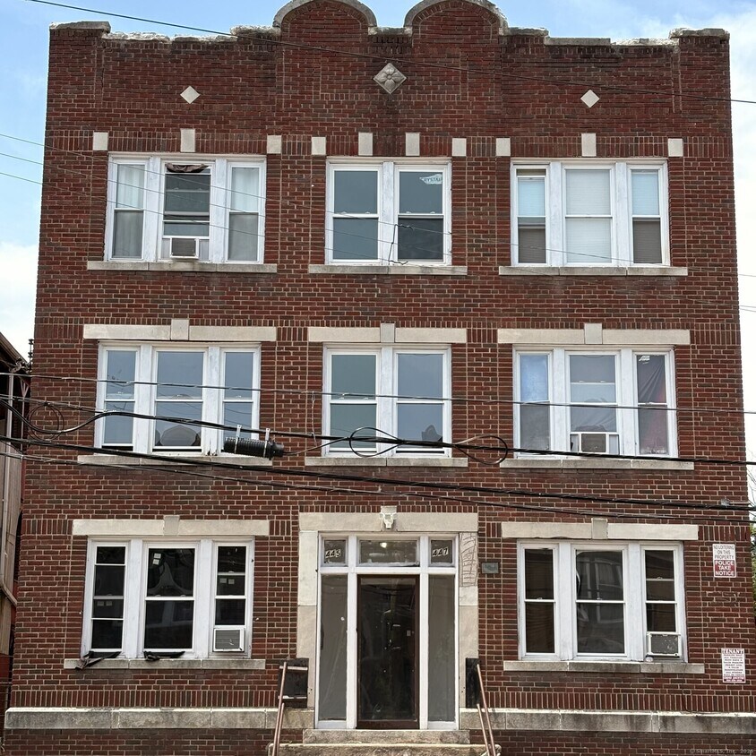 Foto principal - 445 Barbour St