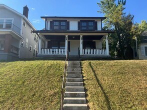 Building Photo - 124 Pointview Ave