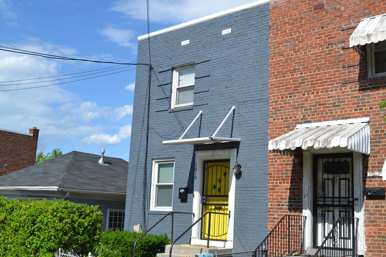 Foto principal - 1019 47th St NE