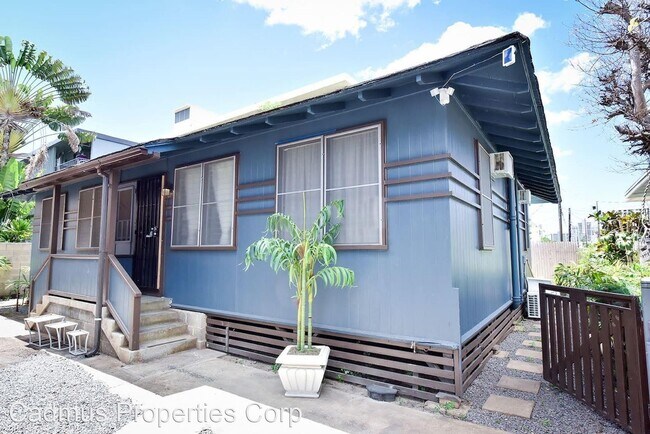 Building Photo - 938 Kapahulu Ave