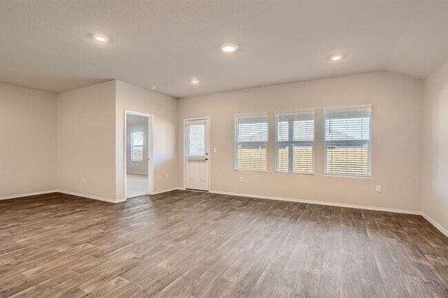 Foto del edificio - 5832 Brocade Dr