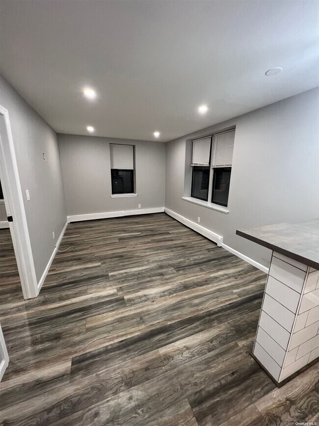 Foto del edificio - 1219 2nd Ave