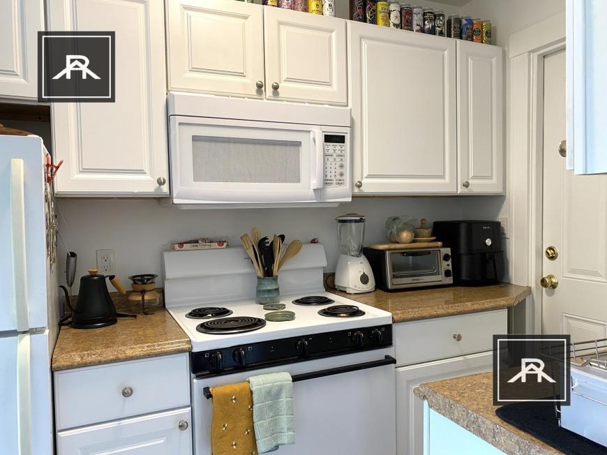 Foto principal - 1 bedroom in Newton MA 02460