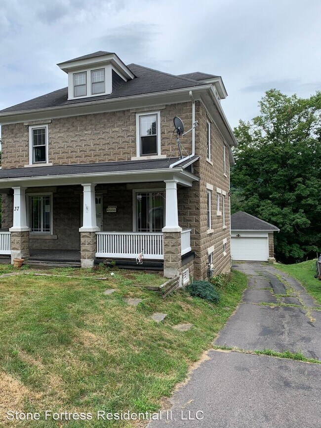 Building Photo - 4 br, 2 bath House - 37 Harris Hill Road