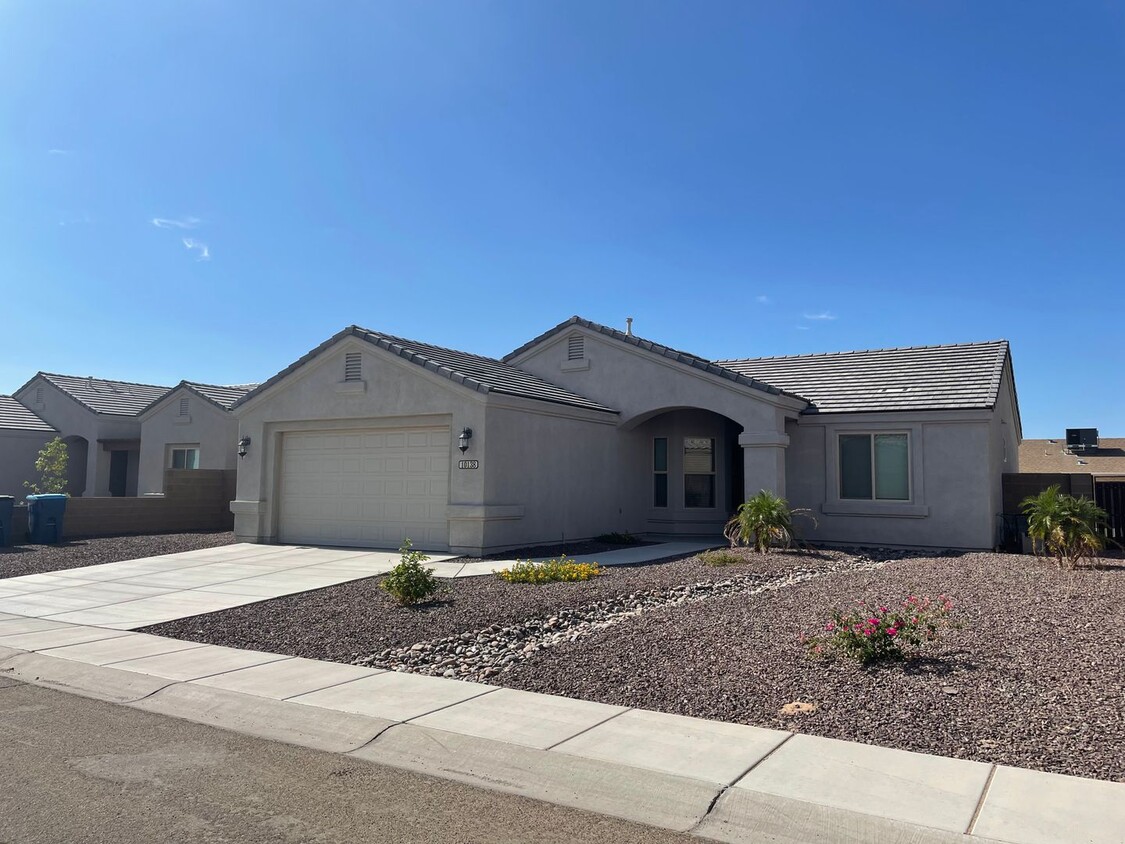 Primary Photo - 3 BEDROOM HOME IN YUMA EAST!