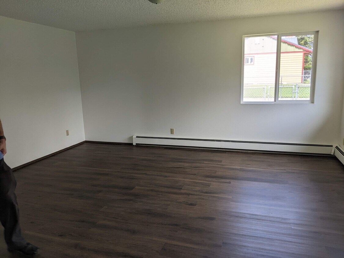 Building Photo - 1134 9th Ave W
