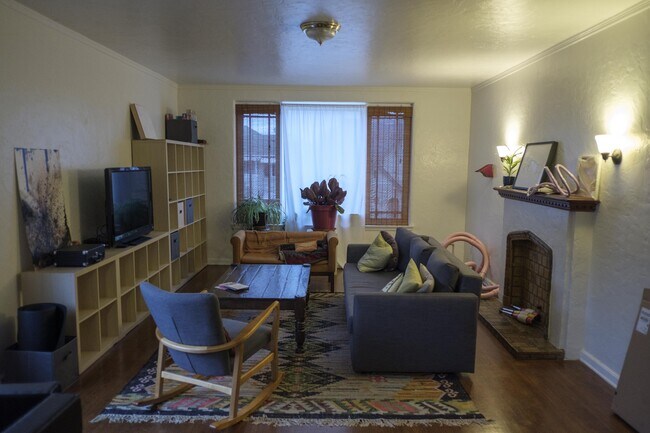 LIVING ROOM - 2260 W 20th St