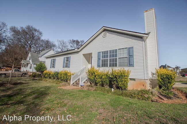 Foto del edificio - 3 br, 2 bath House - 18 Warren Ct