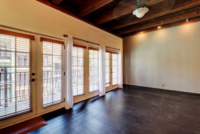 Building Photo - West Plaza Resort-Style  Living