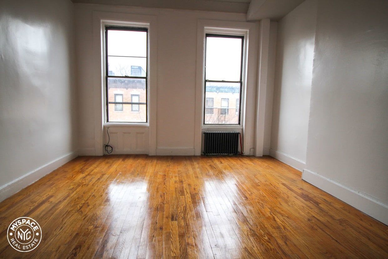 Primary Photo - 1235 Halsey St