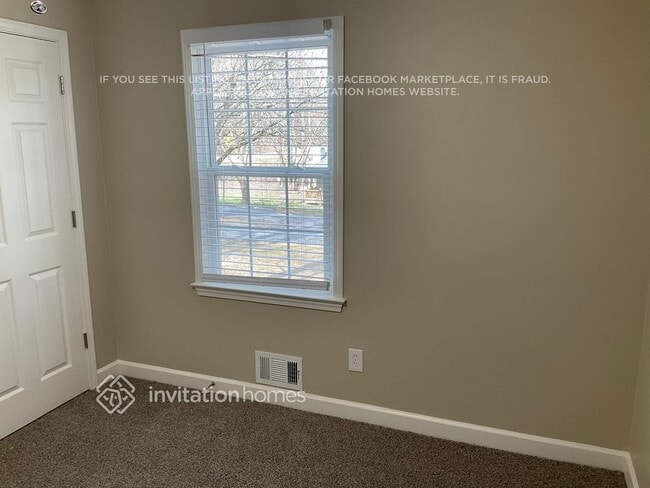Building Photo - 18 Seminole Dr