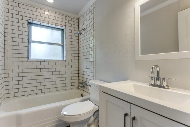 Building Photo - 4018 Western Cir