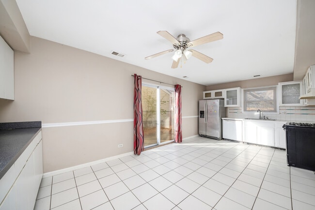 Building Photo - 1150 Singleton Dr