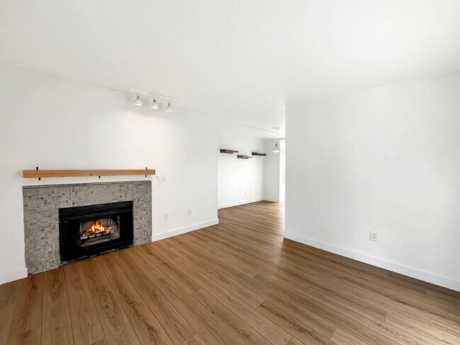 Foto del edificio - Beautiful 2BD/2BA Condo in North Park W/ C...