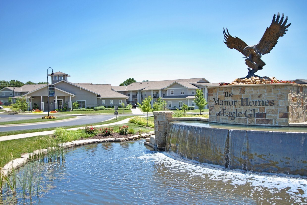 The Manor Homes of Eagle Glen Apartments Raymore, MO