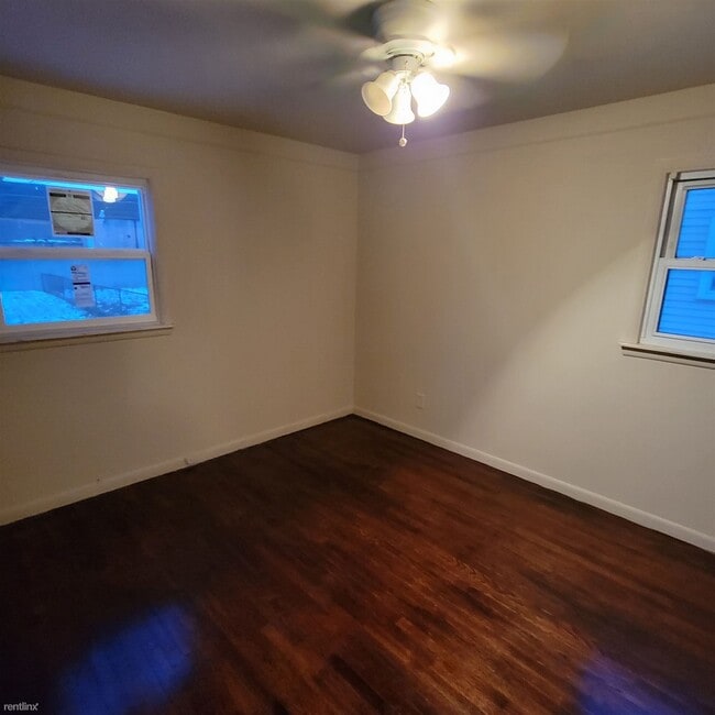Building Photo - 3 br, 1 bath House - 22515 Hillock Ave