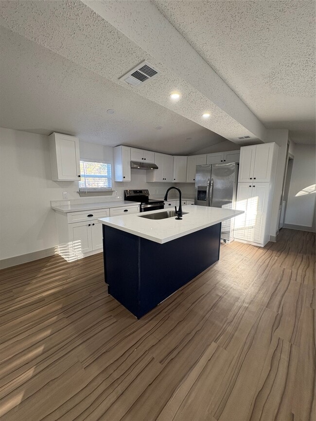 Foto del edificio - 23732 Panky Ln