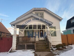 Building Photo - 2054 S 72nd St