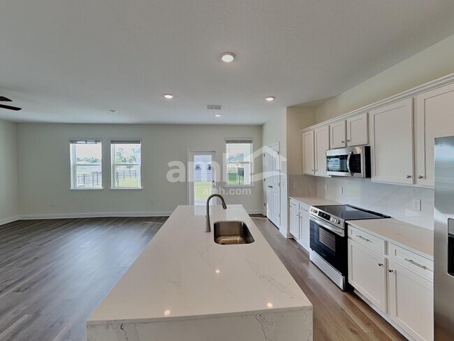 Foto del edificio - 6005 Sycamore Pl St