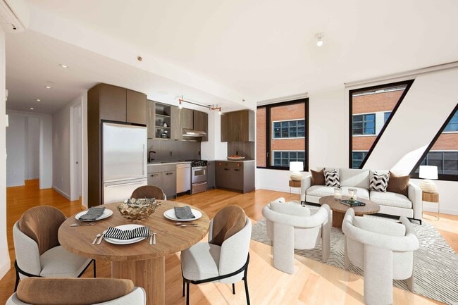 Building Photo - 123 Melrose St