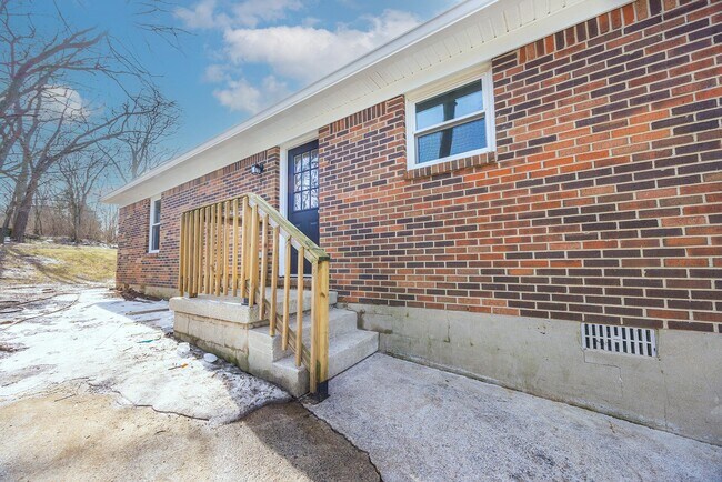 Foto del edificio - 140 Levy Rd