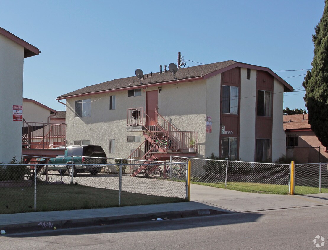 Building Photo - 6014-6030 Gifford Ave