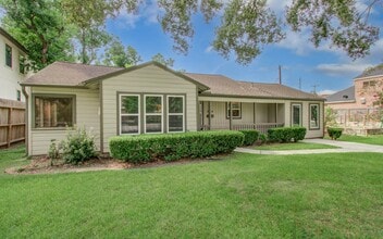 Building Photo - 5519 Huisache St
