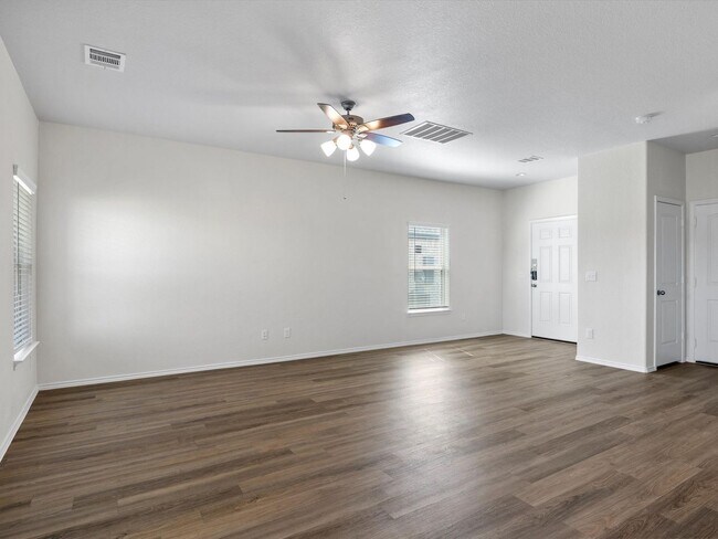 Foto del edificio - *$99 Rent + Amazon Cash* Three Bedroom | Two and a Half Bathroom Home in Magnolia Springs