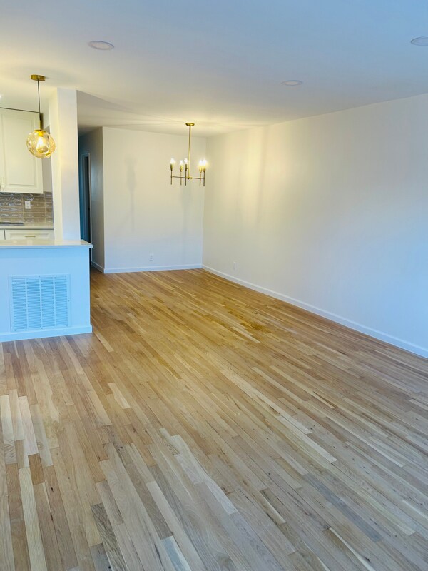 Foto del edificio - 2731 E 65th St