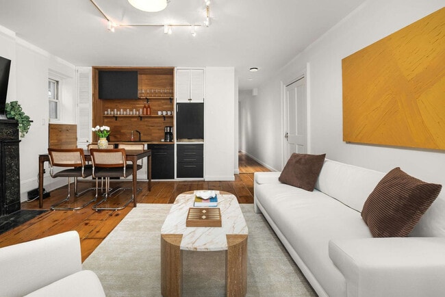 Foto del edificio - 3 E 9th St