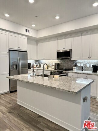 Building Photo - 26976 W Prospector Rd