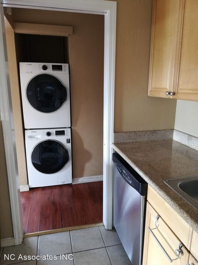 Building Photo - 3 br, 1 bath Apartment - 2889 Alma St, Unit 1