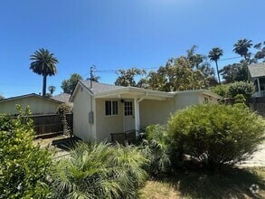 Building Photo - 417-417-417-412 Dibblee Ave
