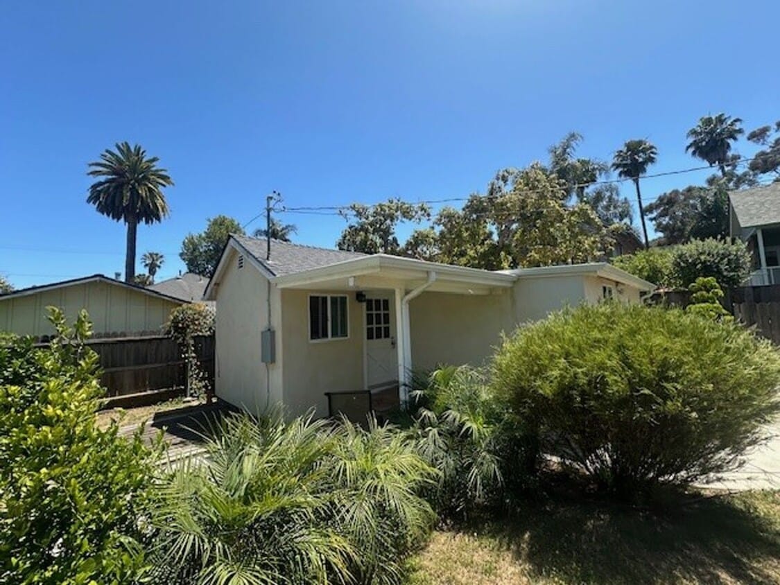 Primary Photo - 417-417-417-412 Dibblee Ave