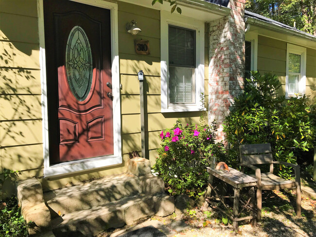 Foto del edificio - Freshly Renovated Hendersonville Cottage L...