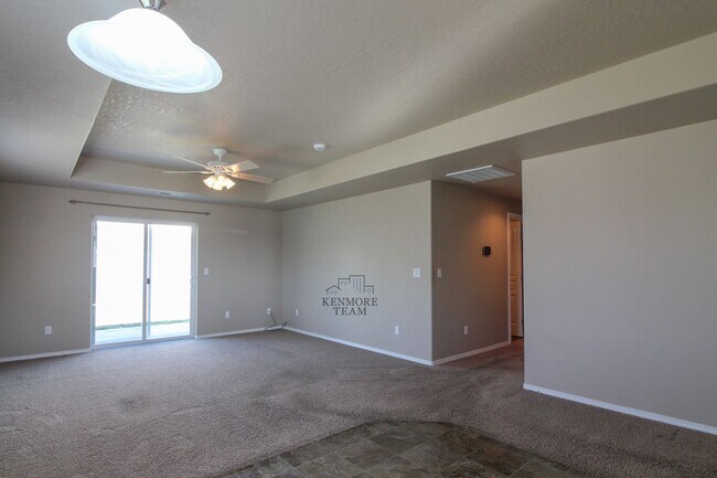 Foto del edificio - 6101 Turf Paradise Dr