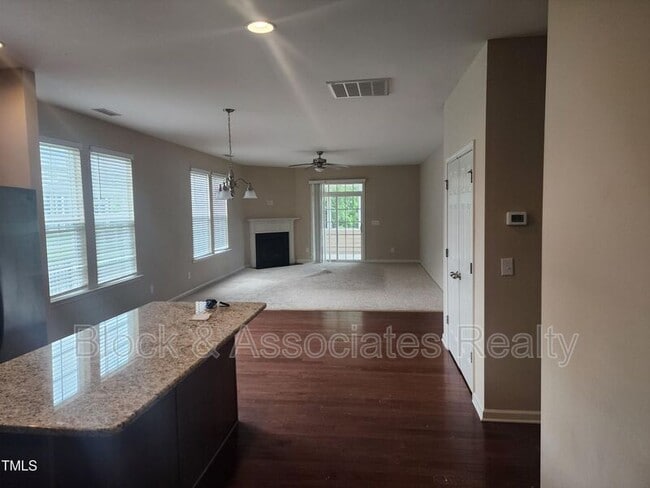 Foto del edificio - 708 Moonbeam Dr