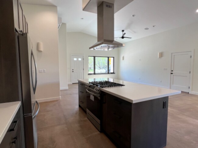 Building Photo - 1283 Powerhouse Ln