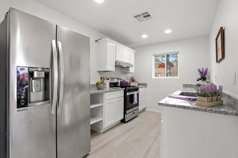 Foto principal - 9316 San Lorenzo Ave