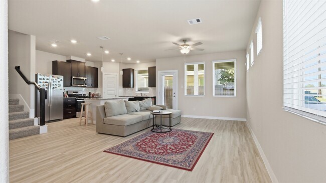 Foto del edificio - 1525 Blue Acer Dr