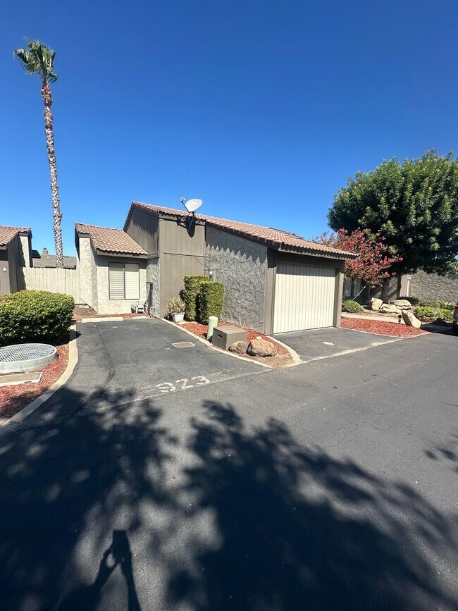 Building Photo - Adorable 2 bedroom 2 bathroom with 1 car garage attached