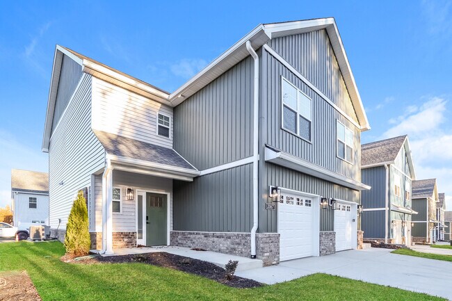 Building Photo - 2067 Paddle Wheel Dr