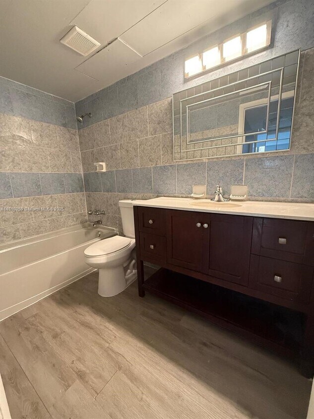 Foto principal - 3600 NW 21st St
