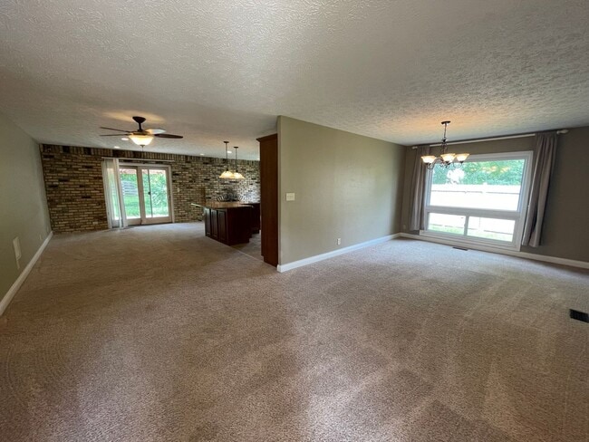 Building Photo - Remodeled 3 Bedroom Home!