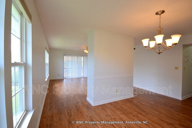 Building Photo - 4702 Breakers Ln