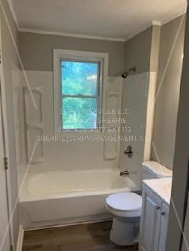 Building Photo - NEWLY RENOVATED HOME!!! 3 BEDROOM 2 BATH H...