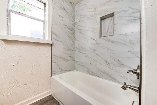 Photo - 1206 N Markwell Ave House