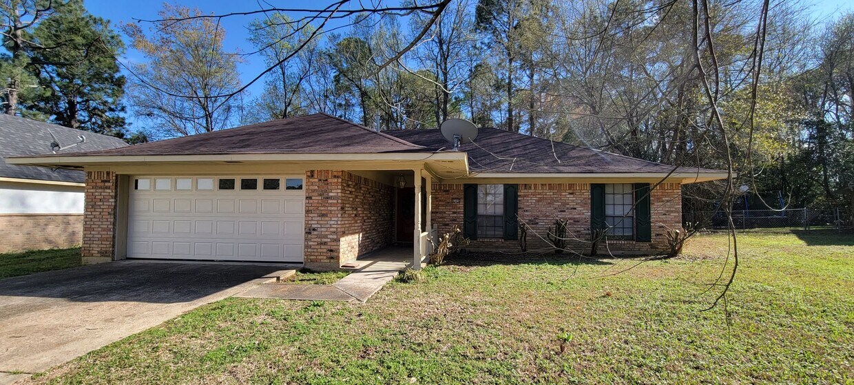 Foto principal - Gorgeous 3 bedroom/2 bath home in cul-de-s...